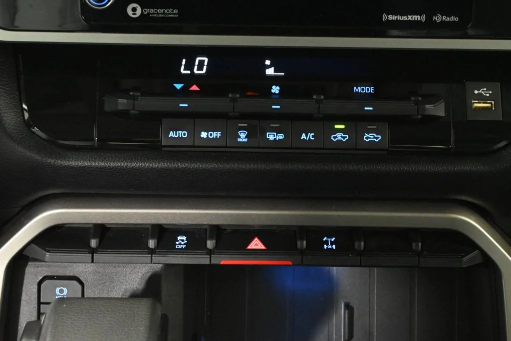 Used 2023  Toyota SR5 image 21