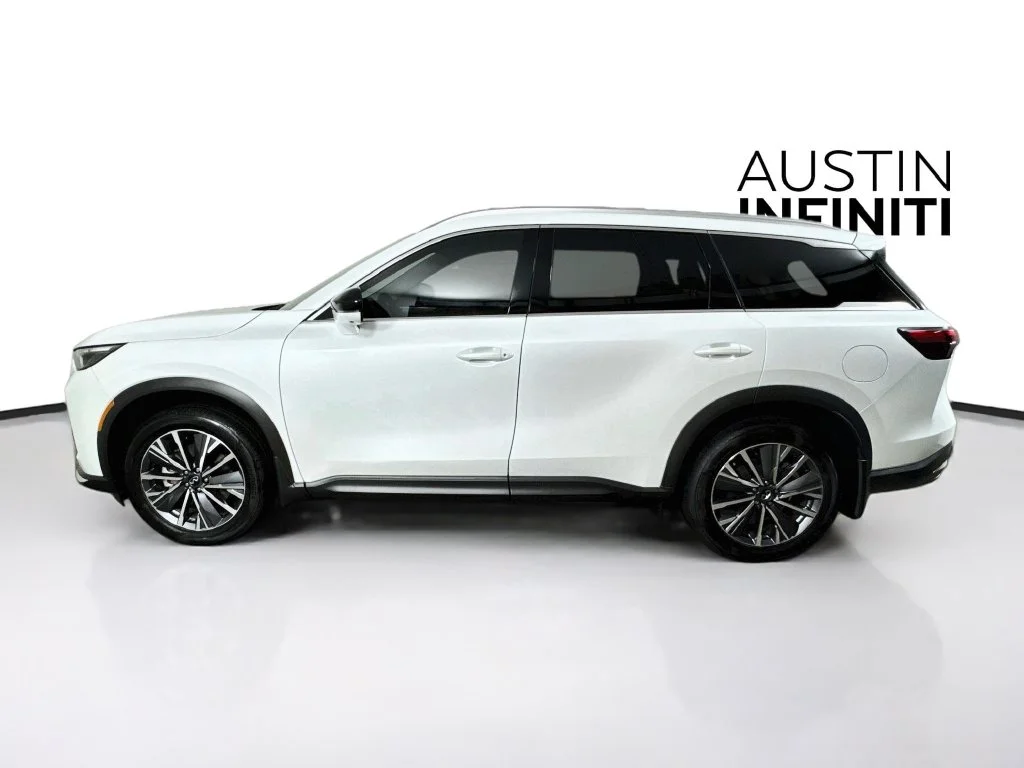 Certified Used 2027 White INFINITI LUXE image 6