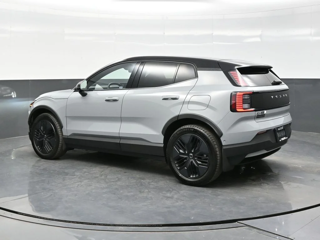New 2026 Vapour Grey Volvo Twin Motor Cross Country Ultra image 4
