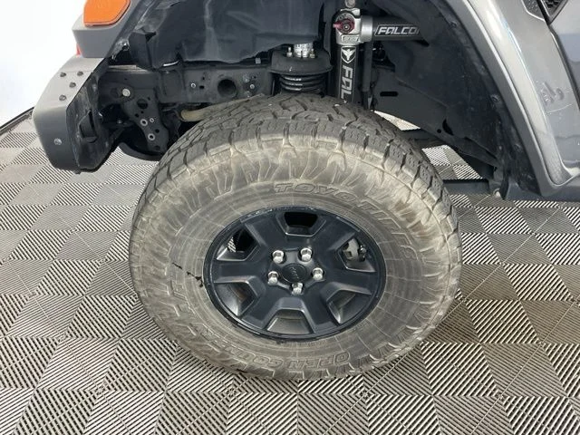 Used 2022 Gray Jeep Mojave image 7