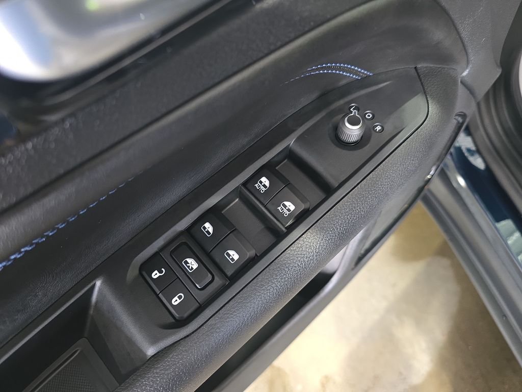 New 2026 Fathom Blue Pearl-Coat Exterior Paint Jeep Latitude image 12
