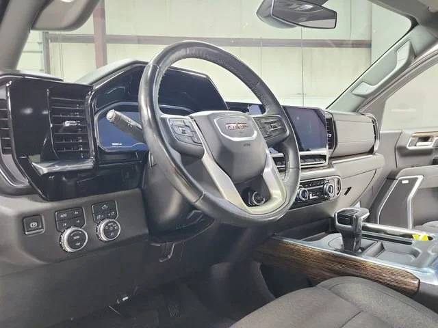 Used 2024 Summit White GMC Elevation image 18