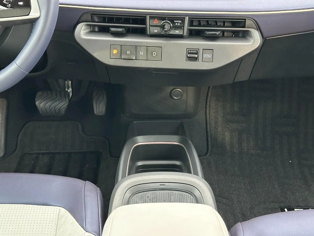 New 2026 Boulder Gray Pearl / Super Black Two-tone Nissan Platinum+ image 9