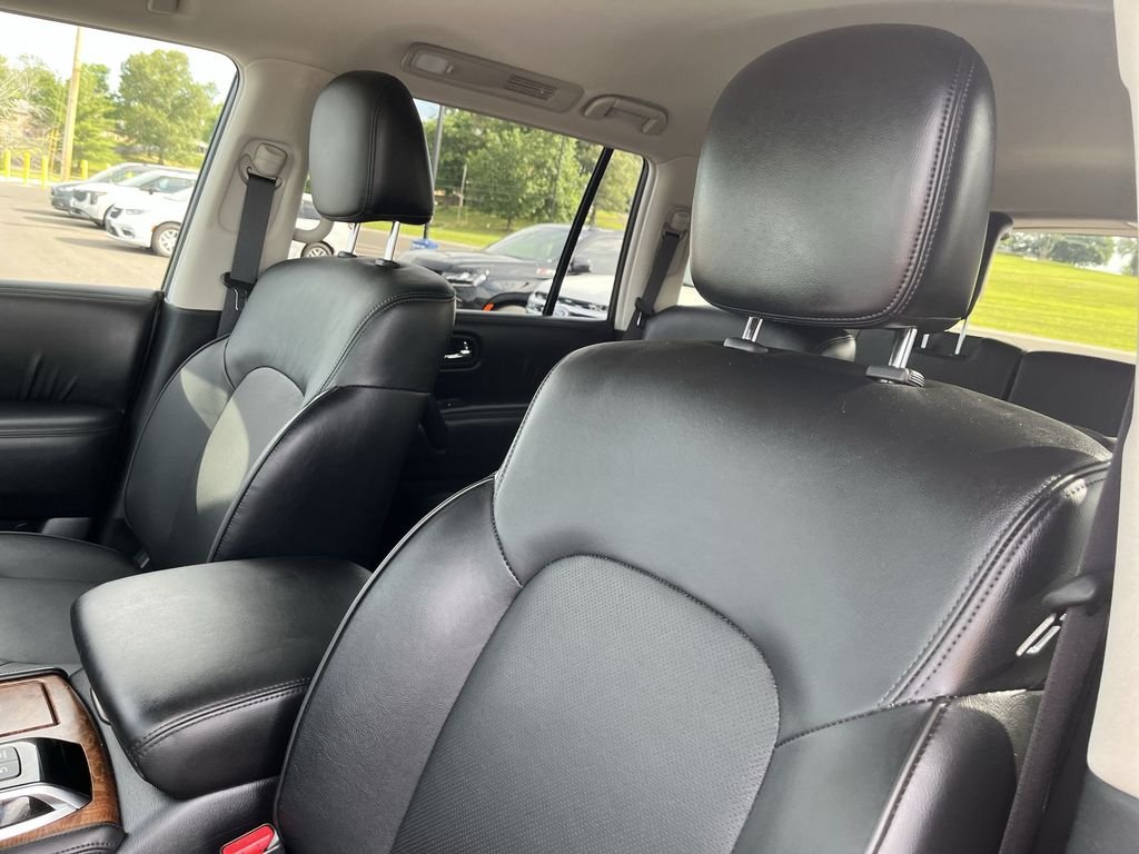 Used 2024 Blue Nissan SL image 11