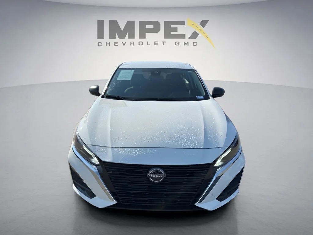Used 2025 White Nissan SV image 8