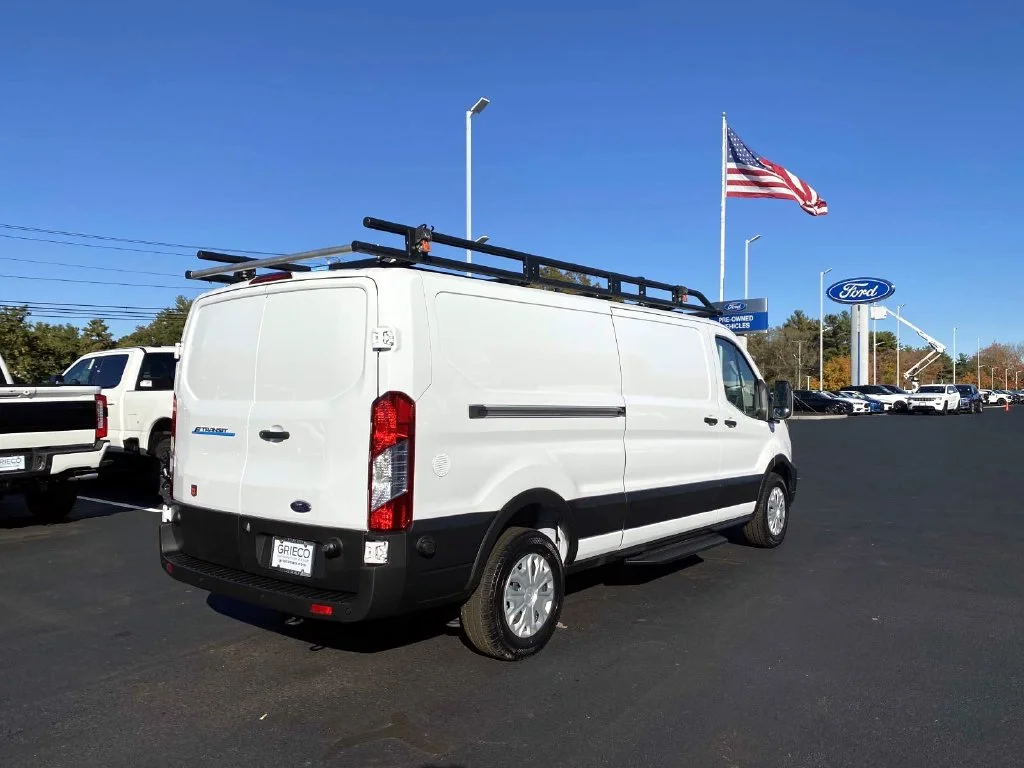Used 2024 Oxford White Ford  image 3