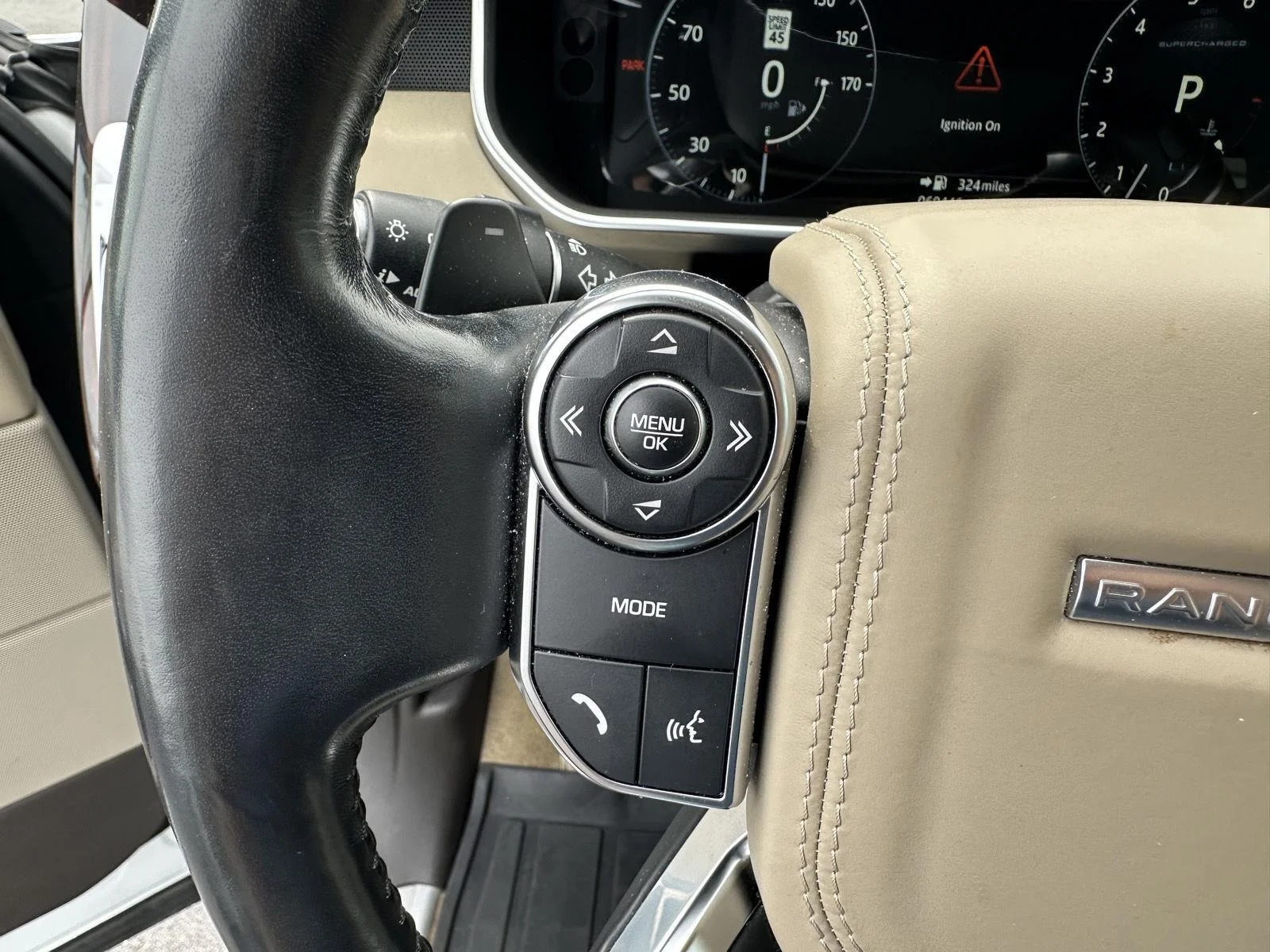 Used 2017 Fuji White Land Rover 5.0L V8 Supercharged image 27