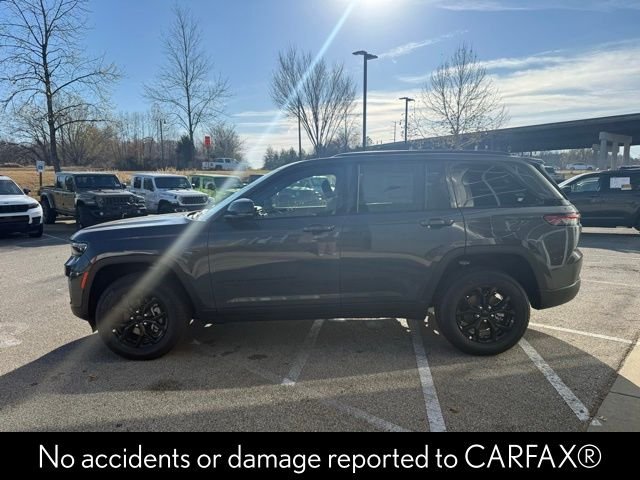 New 2025 Baltic Gray Metallic Clear-Coat Exterior Paint Jeep Altitude X image 2
