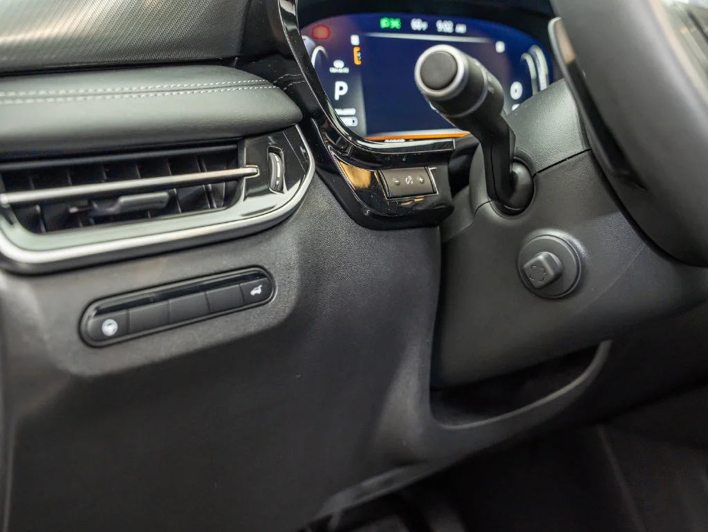 Used 2023 Warm Titanium INFINITI LUXE image 19