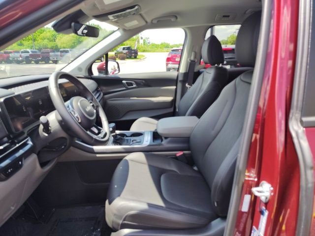 Used 2025 Red Kia LXS image 13