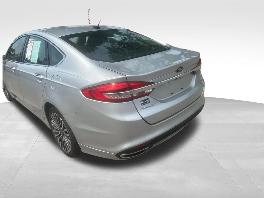 Used 2017 Silver Ford SE image 19