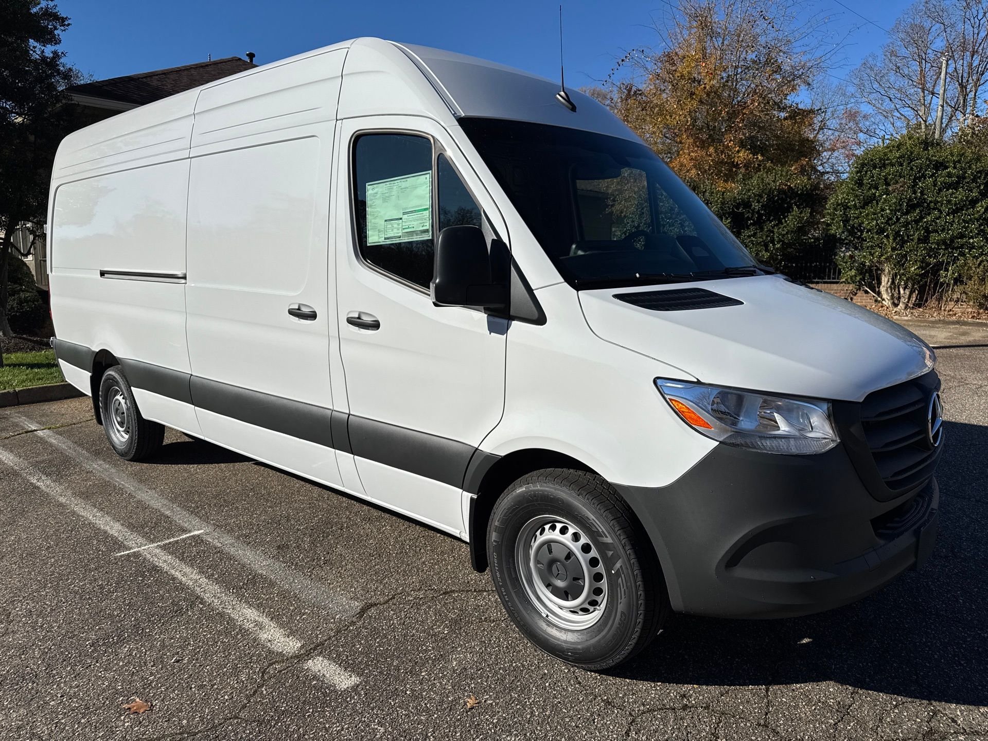 2026 Mercedes-Benz Sprinter 2500 170 WB High Roof's photo