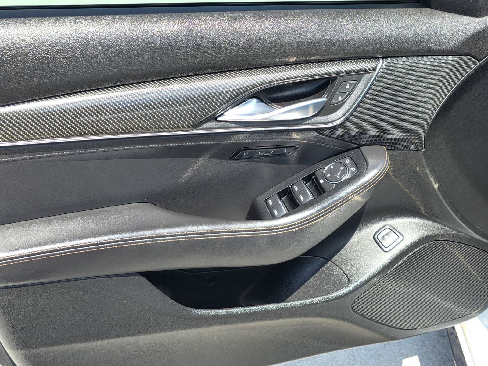 Used 2021 SUMMIT WHITE Cadillac Sport image 19