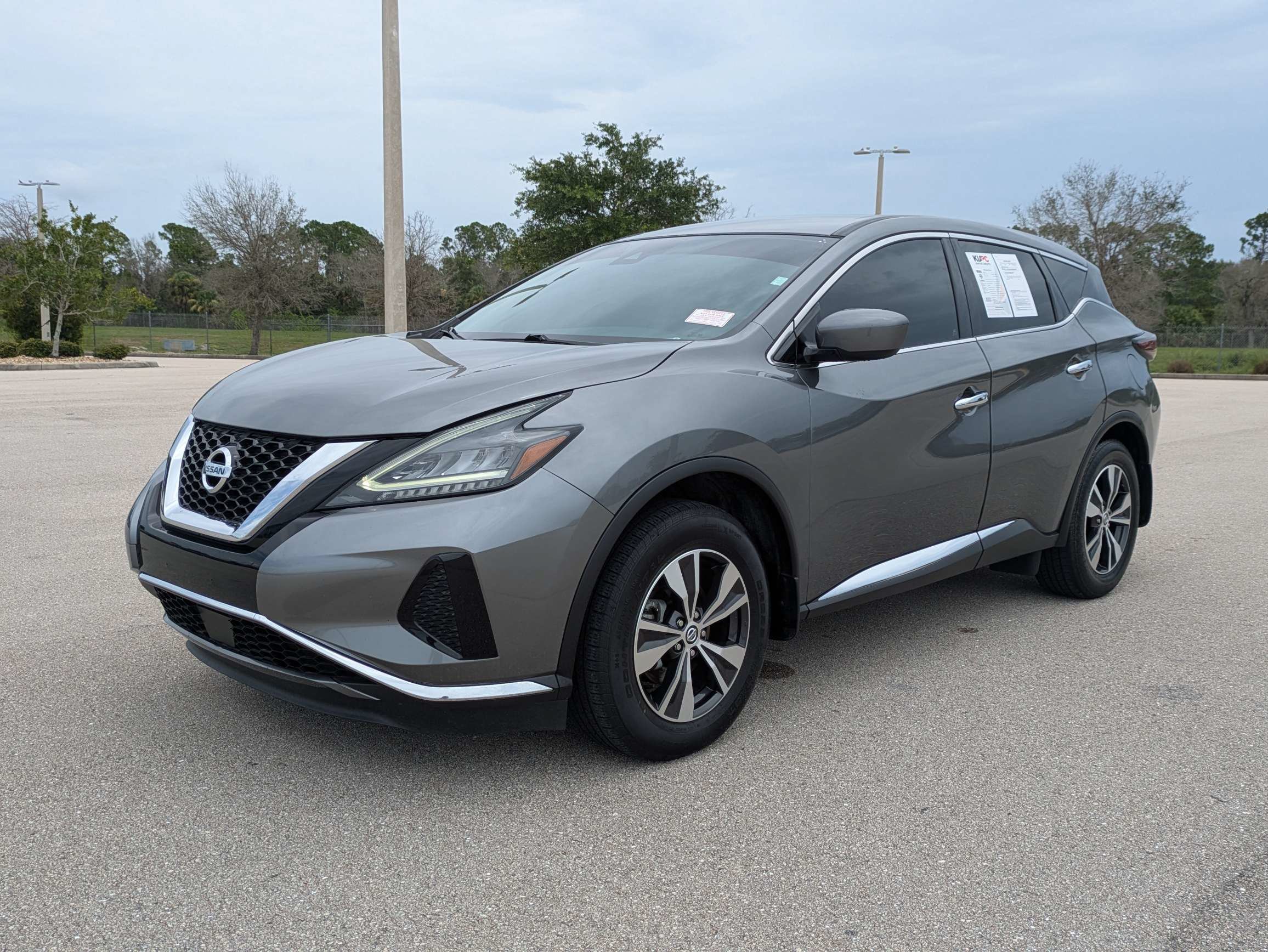 Used 2022 Gun Metallic Nissan S image 8