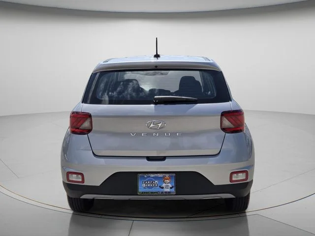 Used 2025 Silver Hyundai SE image 6