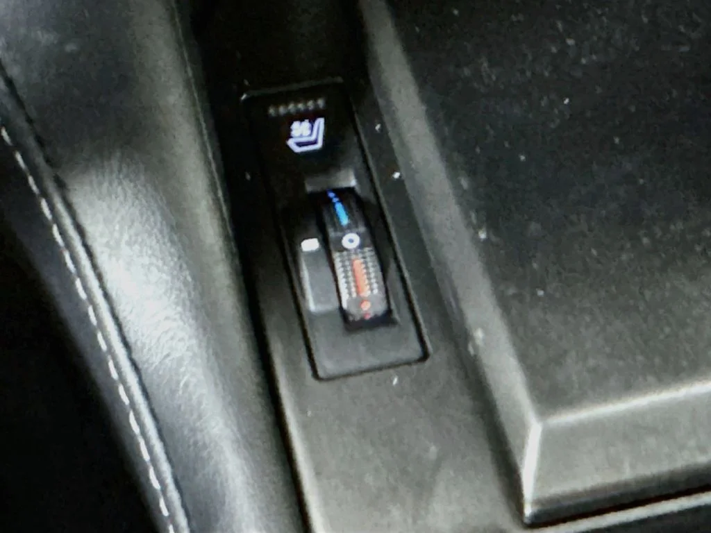 Used 2023 Green Lexus 460 image 24