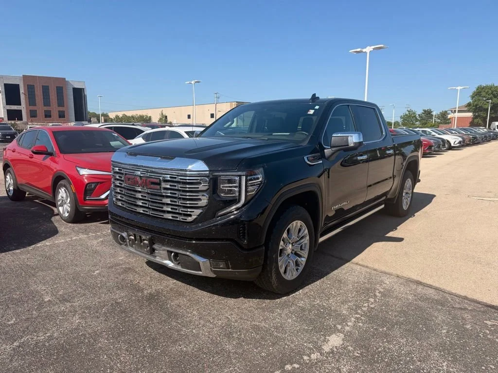 2024 GMC Sierra 4WD Crew Cab Short Box Denali's photo