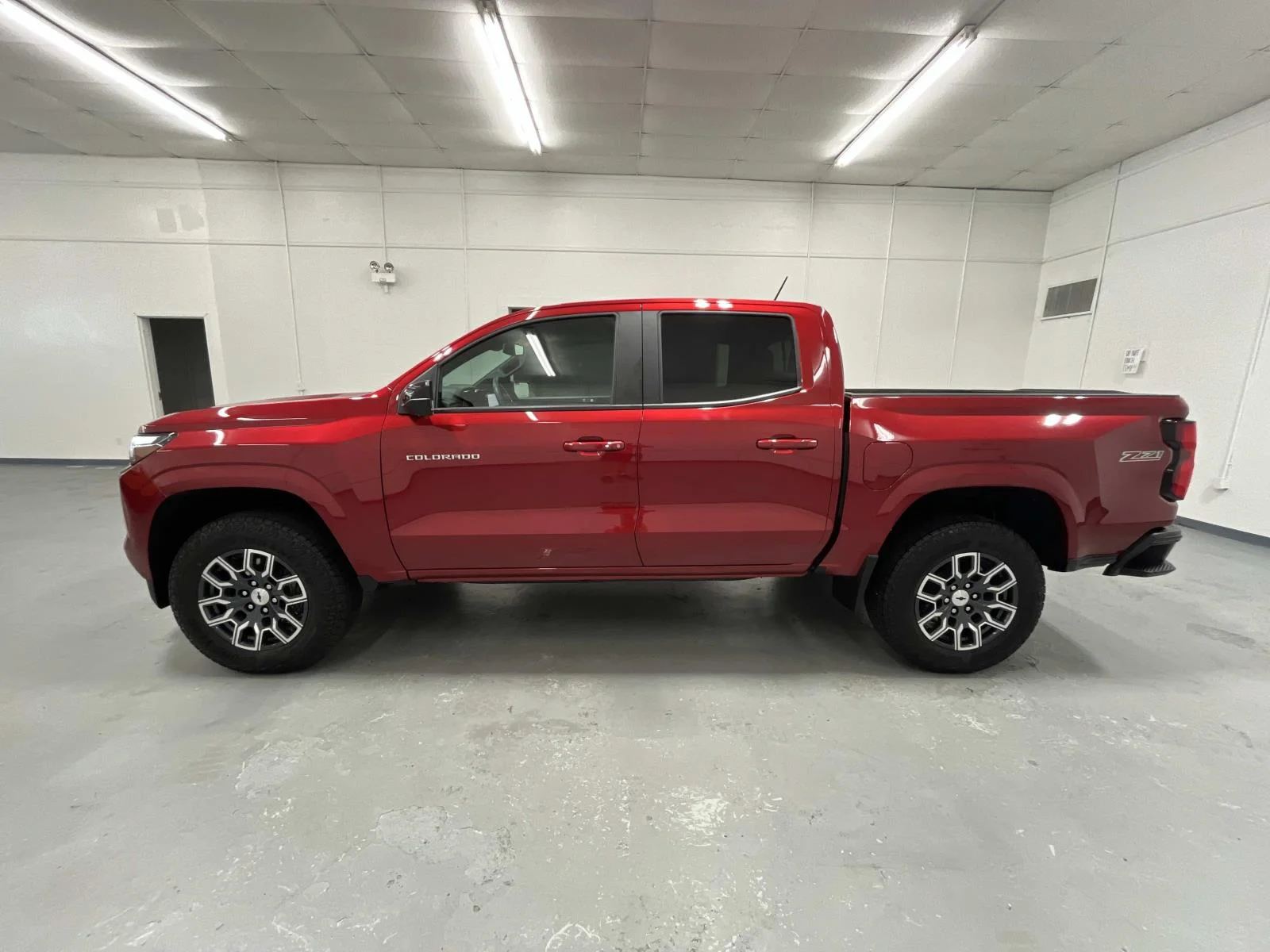 Used 2024 Radiant Red Tintcoat Chevrolet Z71 image 4