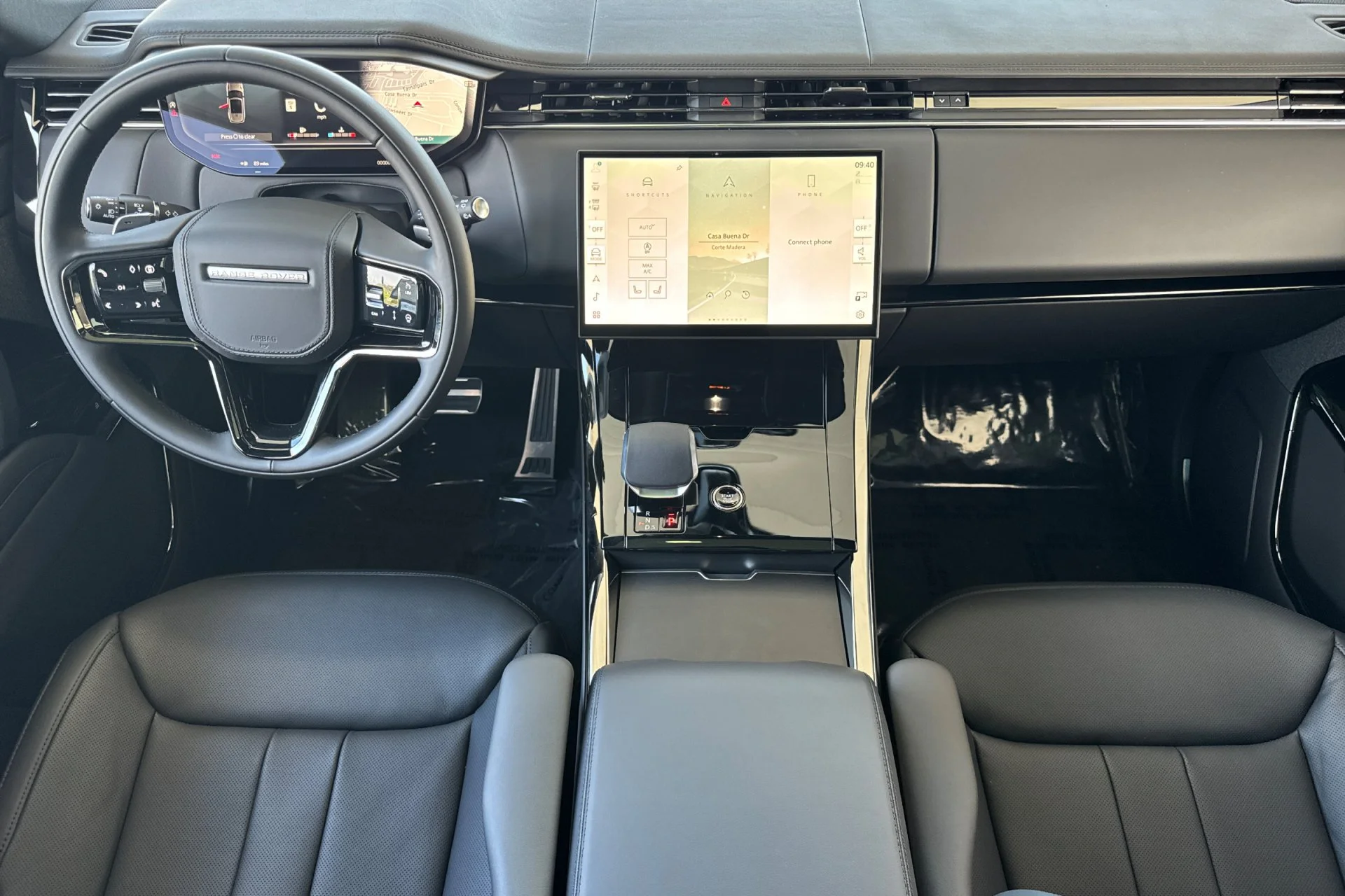 New 2026 Santorini Black Land Rover Dynamic SE image 3