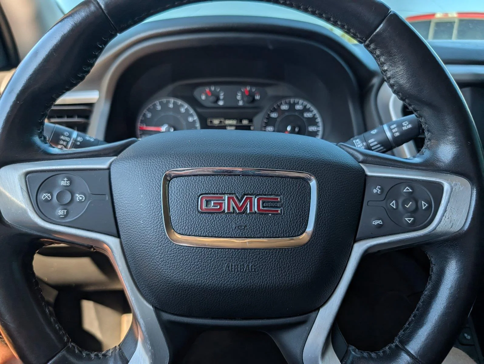 Used 2019 Summit White GMC SLE image 22
