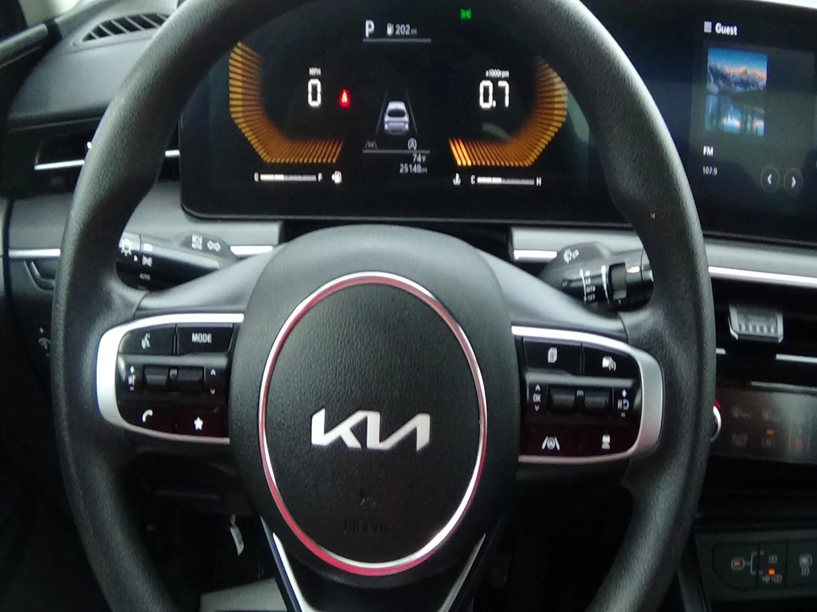 Used 2025 Snow White Kia LXS image 18