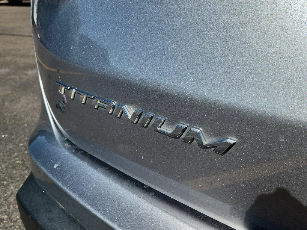 Used 2022 Iconic Silver Ford Titanium image 13