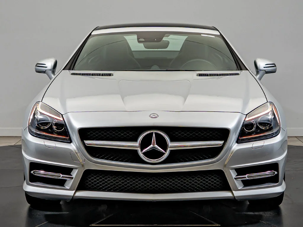 Used 2013 Silver Mercedes-Benz SLK 250 image 3