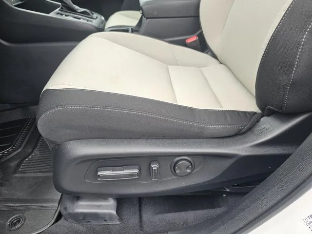 Used 2025 White Honda EX image 22