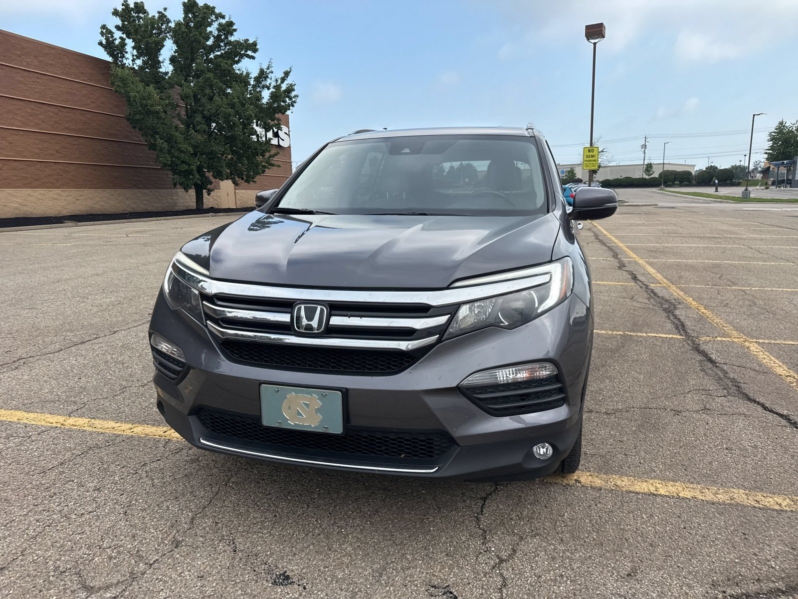 Used 2017 Modern Steel Metallic Honda Touring image 11