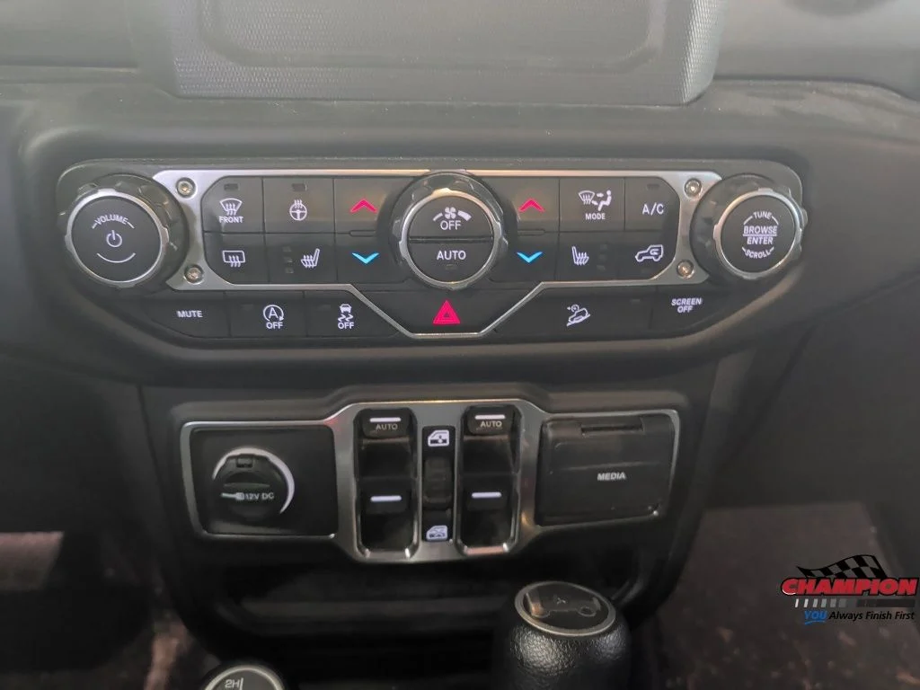 Used 2019 Black Jeep Unlimited Sahara image 16