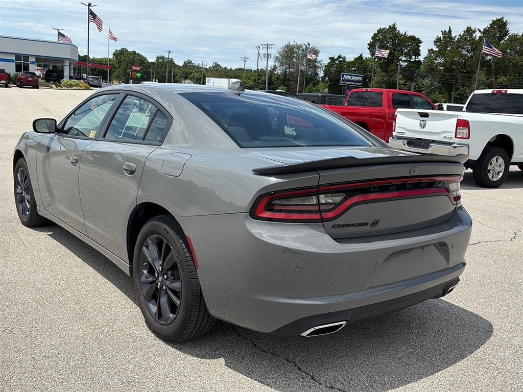 Used 2023 GRAY DODGE SXT AWD image 5