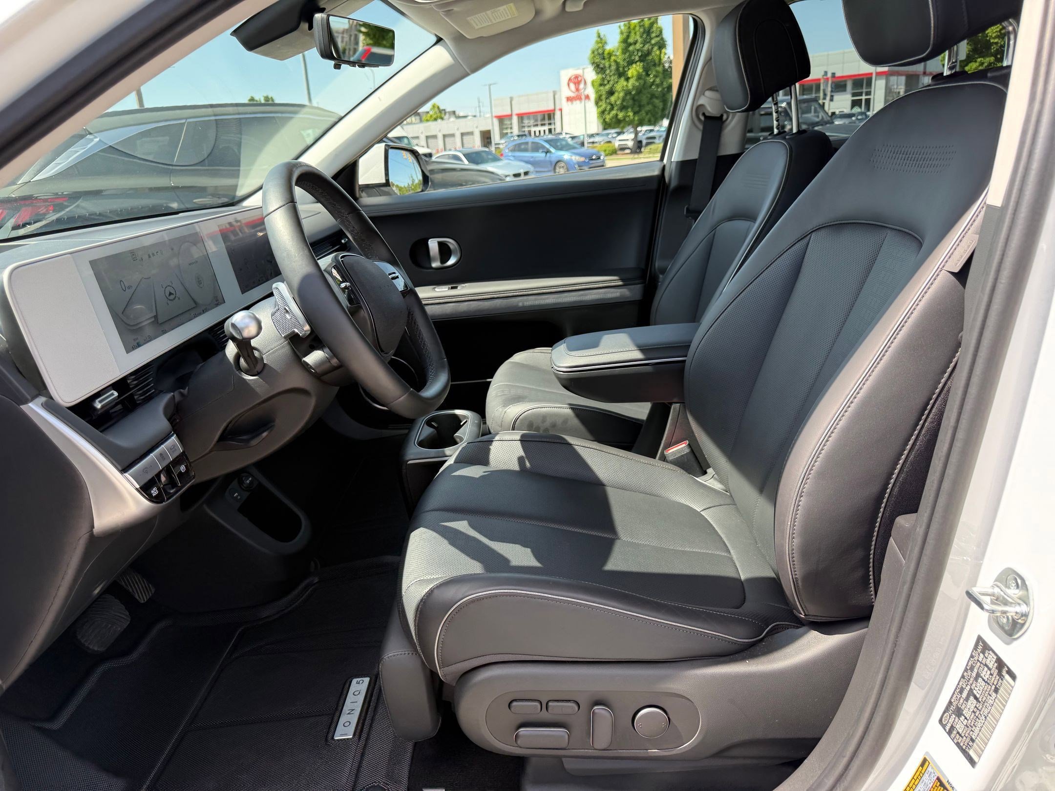 2024 Hyundai IONIQ 5 Limited - Photo 16
