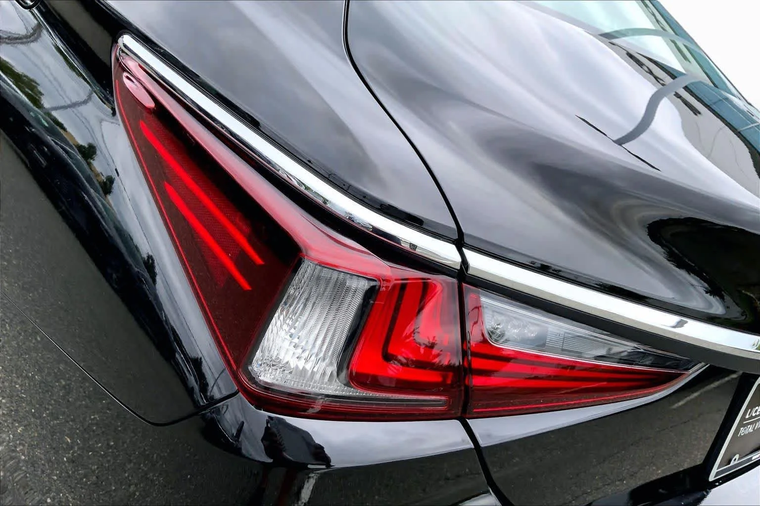 Certified Used 2024 OBSIDIAN Lexus  image 29