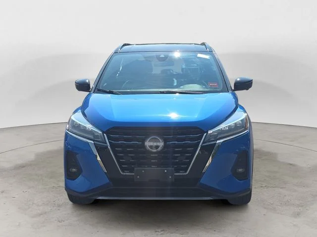 Used 2023 Blue Nissan SR image 8
