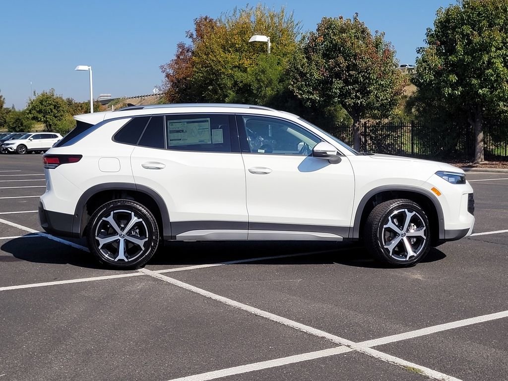 New 2026 White/off-white Volkswagen SE image 4