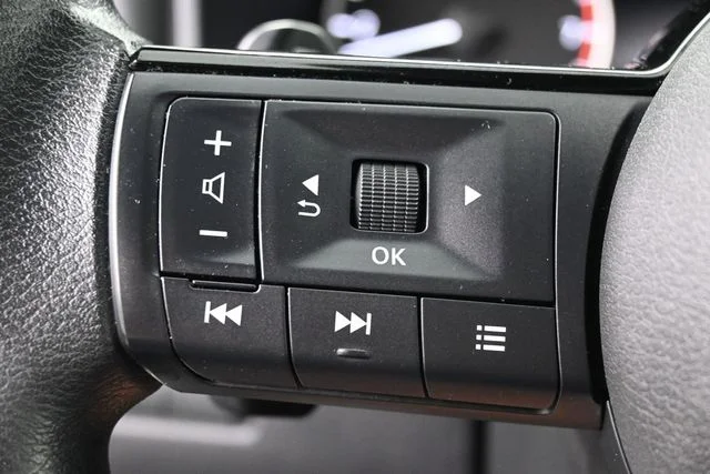 Used 2023 White Nissan SV image 19