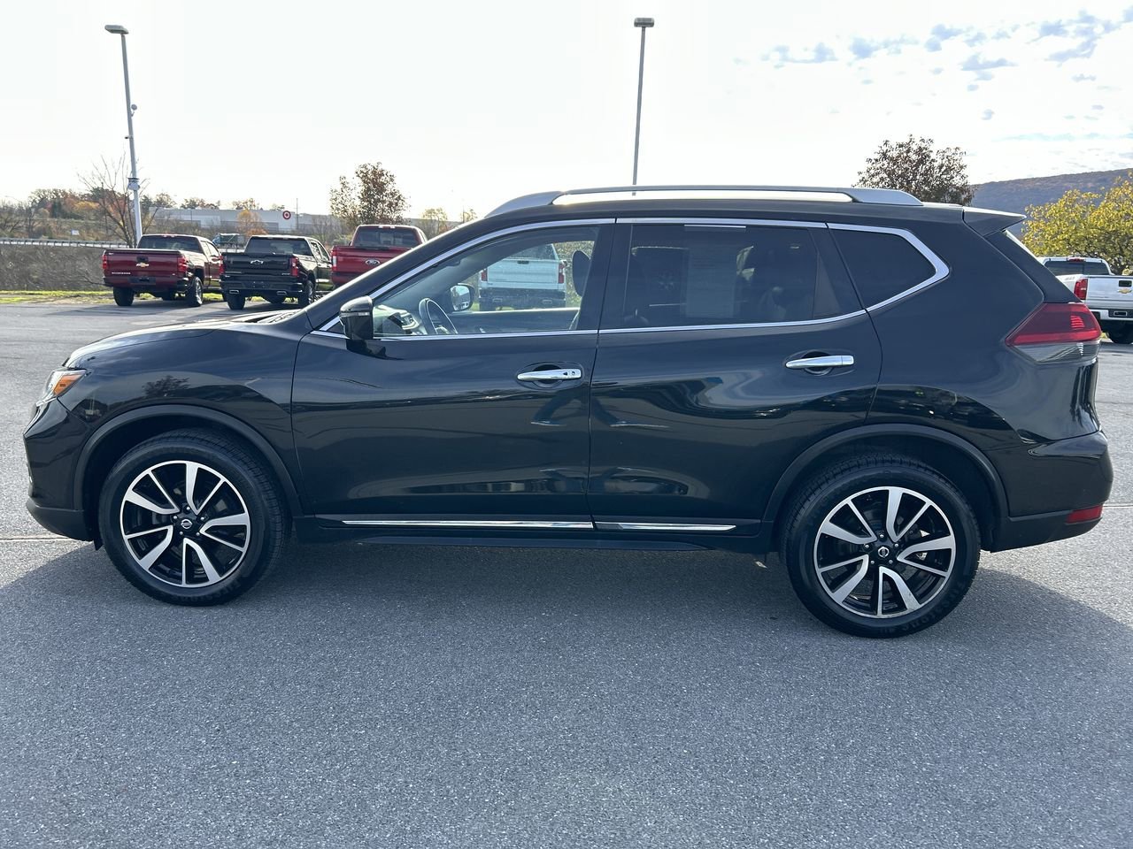 2019 Nissan Rogue SL photo 3