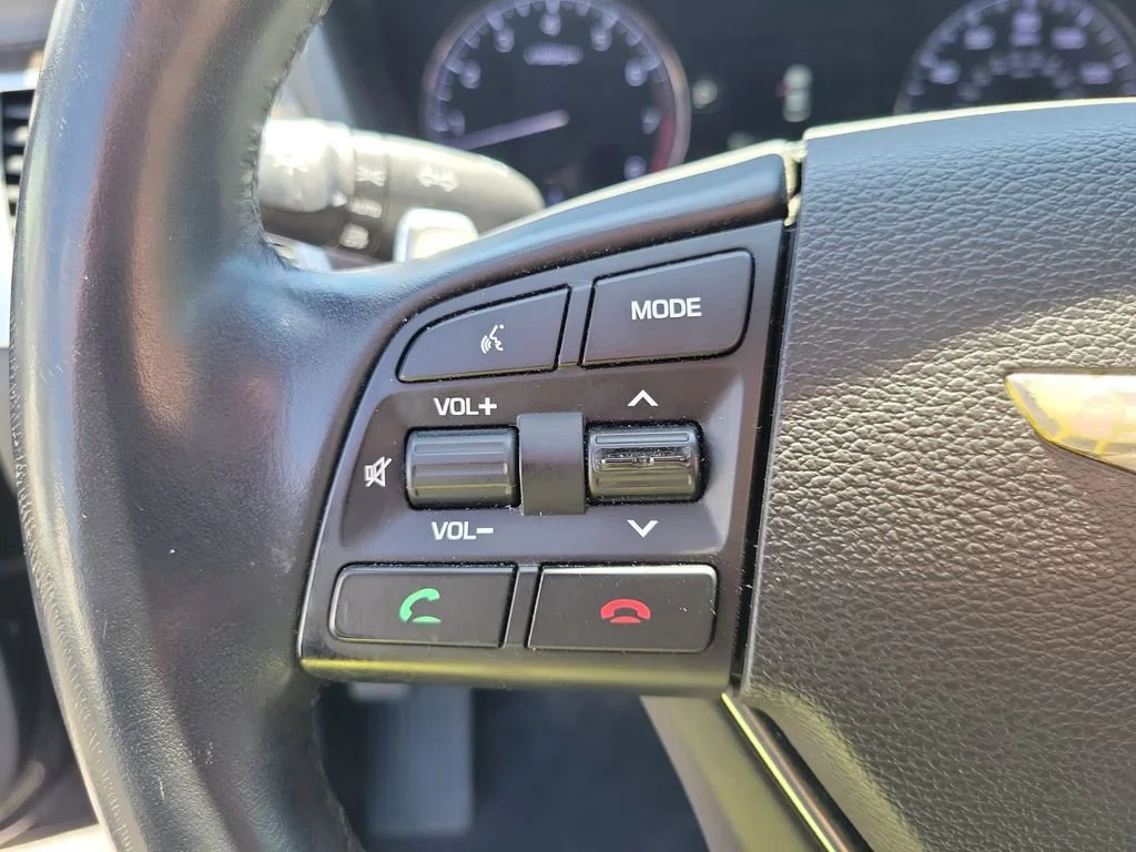 Used 2015 Black Hyundai 3.8 image 20