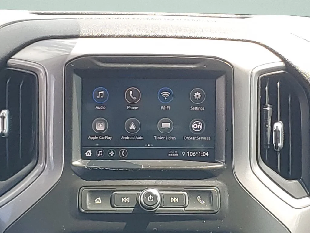Used 2021 SILVER ICE METALLIC Chevrolet Custom image 17