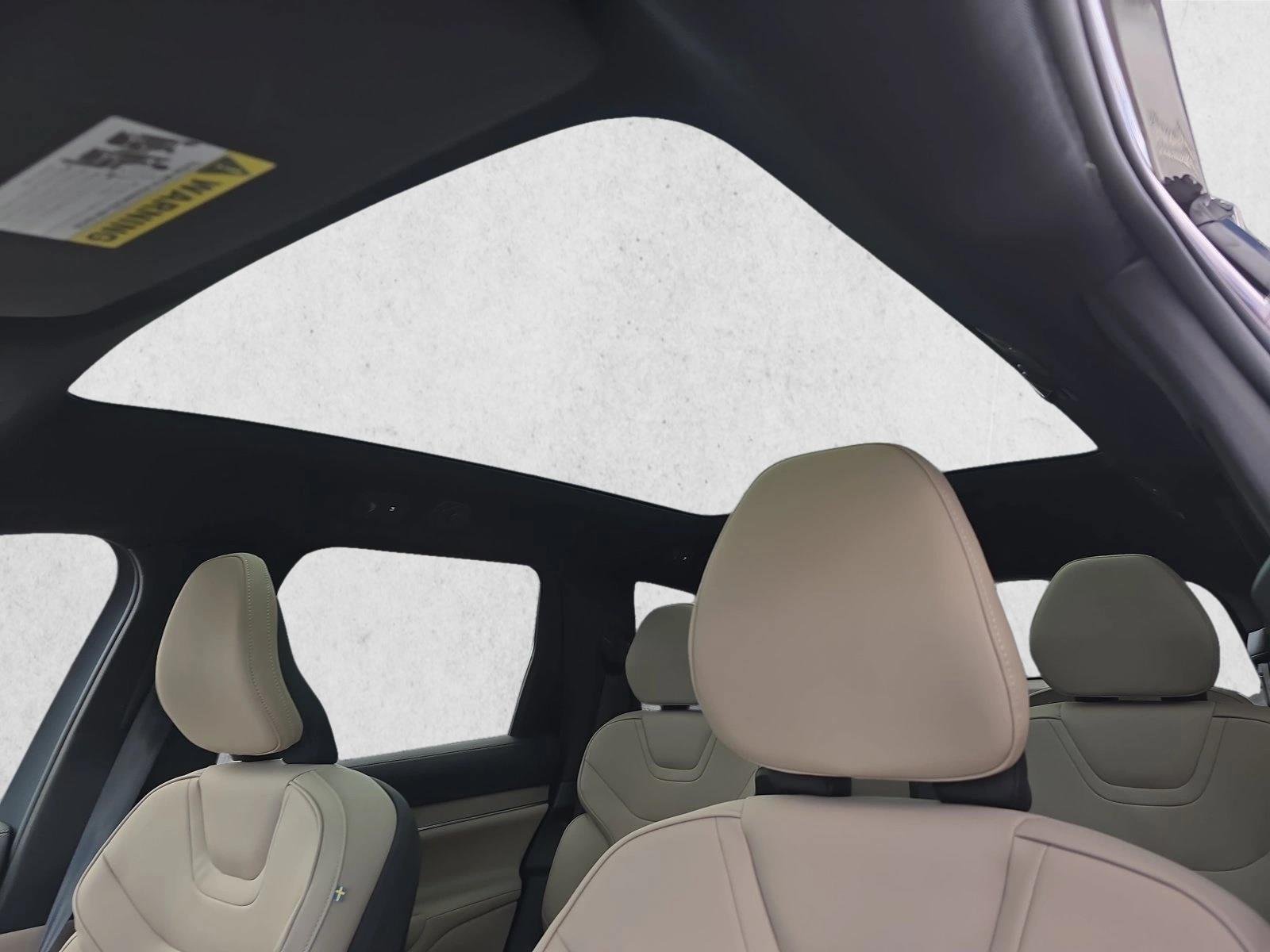 Used 2025 Mulberry Metallic Volvo Ultra image 30