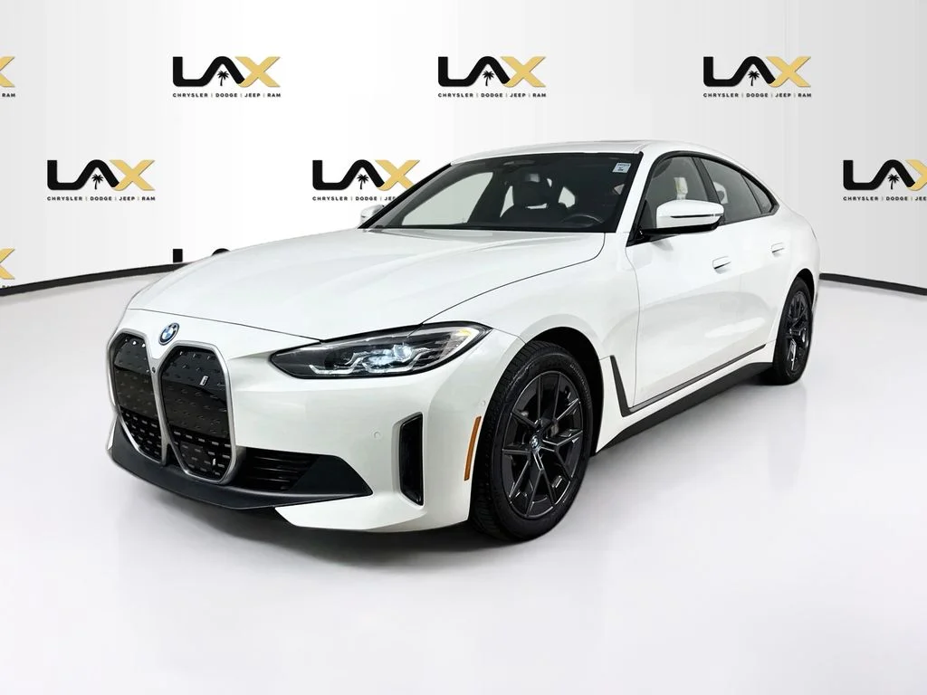 Used 2023 White BMW eDrive40 image 3