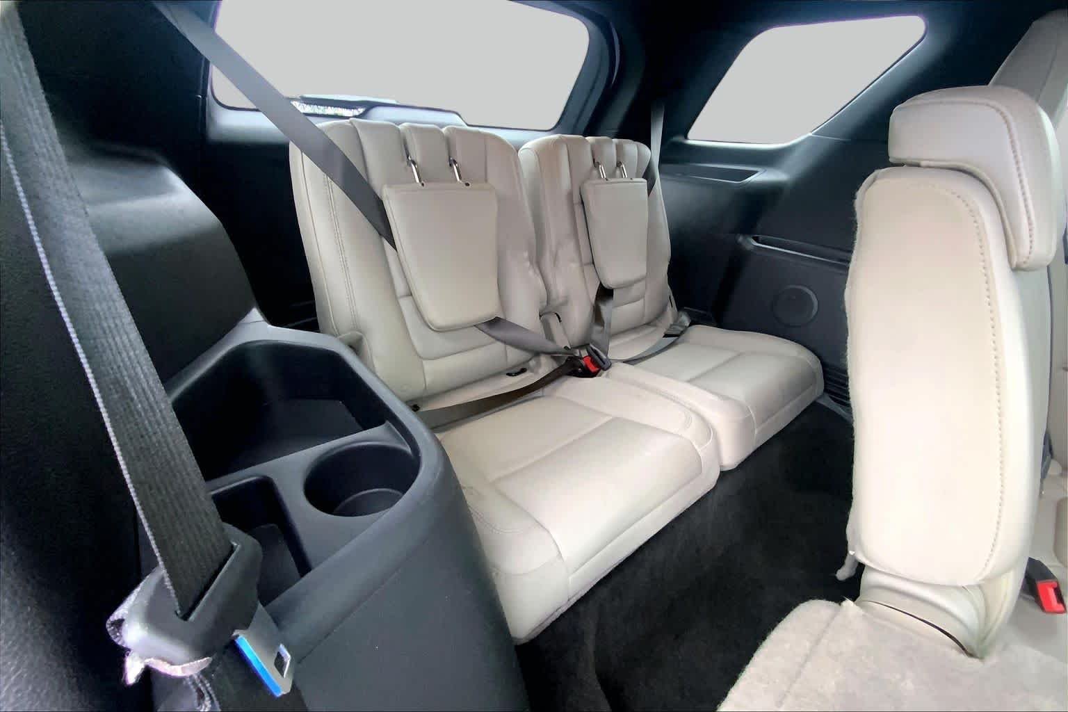 Used 2012 White Platinum Metallic Tri-coat Ford XLT image 18