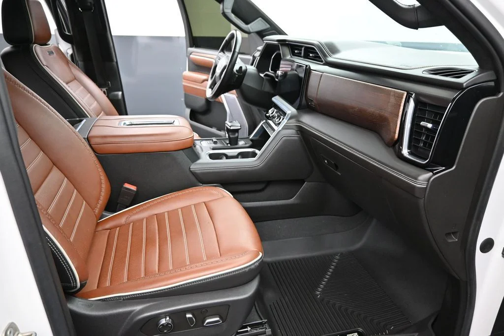 Used 2022 White GMC Denali Ultimate image 28