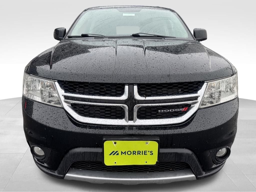 Used 2016 Black Dodge SXT image 2