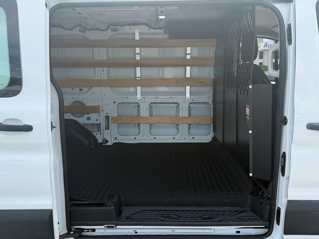 Used 2025 Oxford White Ford Base image 13