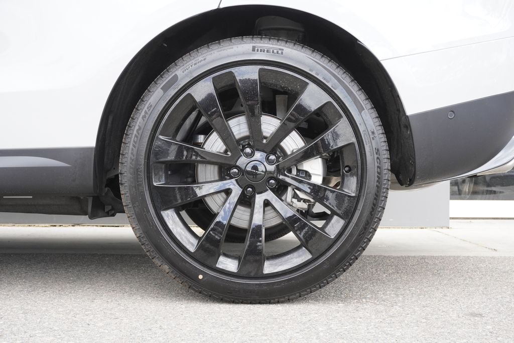 New 2026 Borasco Grey Land Rover SE image 33