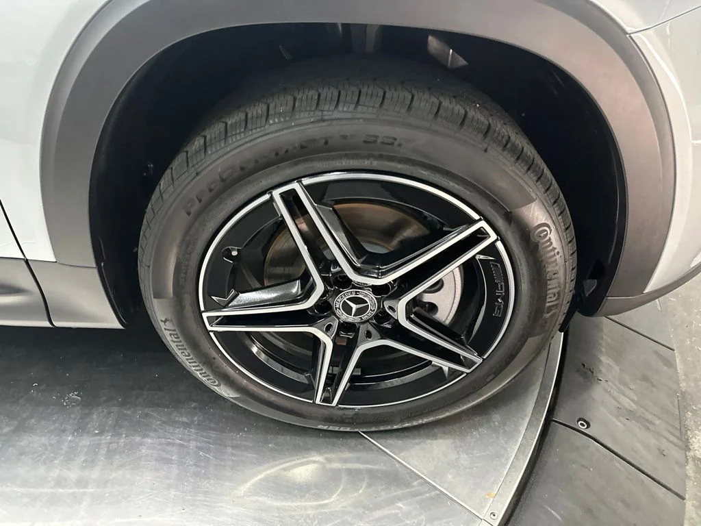 New 2026 Silver Mercedes-Benz GLB 250 image 9