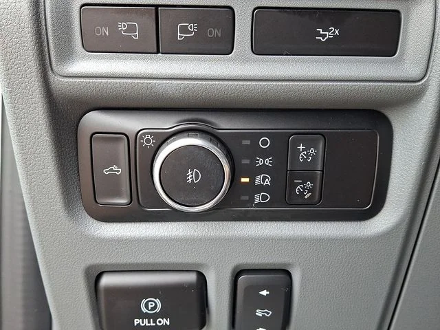 Used 2022 Silver Metallic Ford XLT image 24