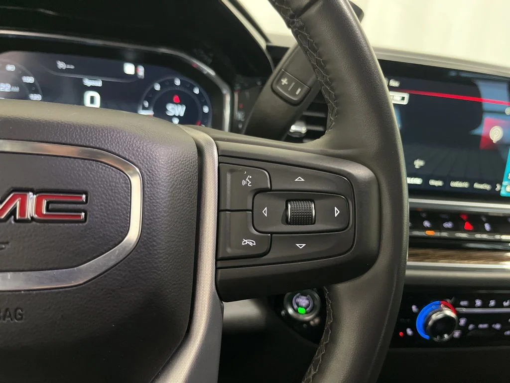 Used 2023 Silver GMC Elevation image 6