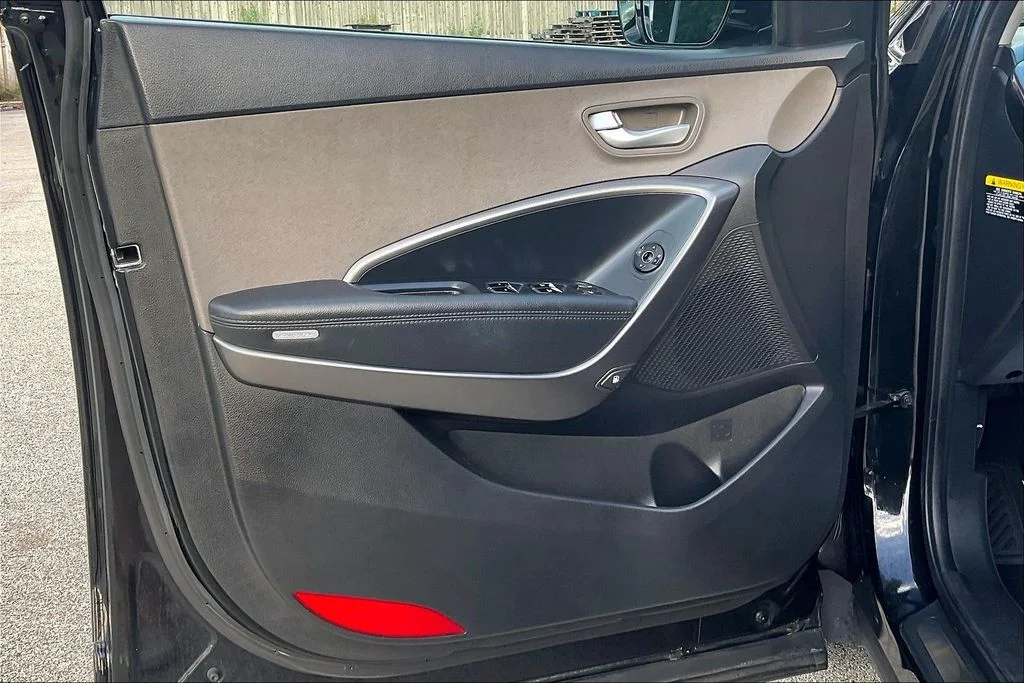 Used 2017 Black Hyundai 2.4 Base image 23